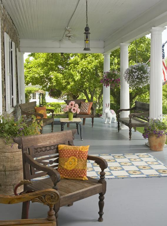L'Auberge Provencale Inn & Restaurant Boyce ภายนอก รูปภาพ