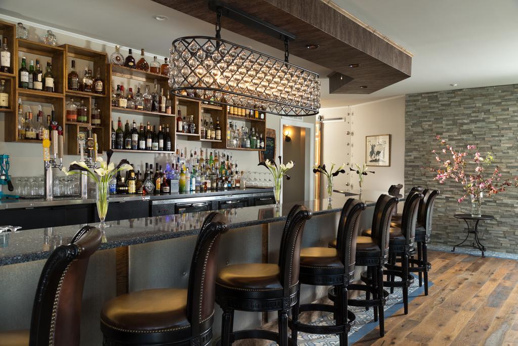 L'Auberge Provencale Inn & Restaurant Boyce ภายนอก รูปภาพ
