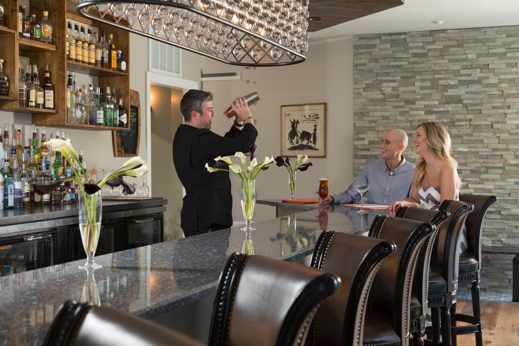 L'Auberge Provencale Inn & Restaurant Boyce ภายนอก รูปภาพ