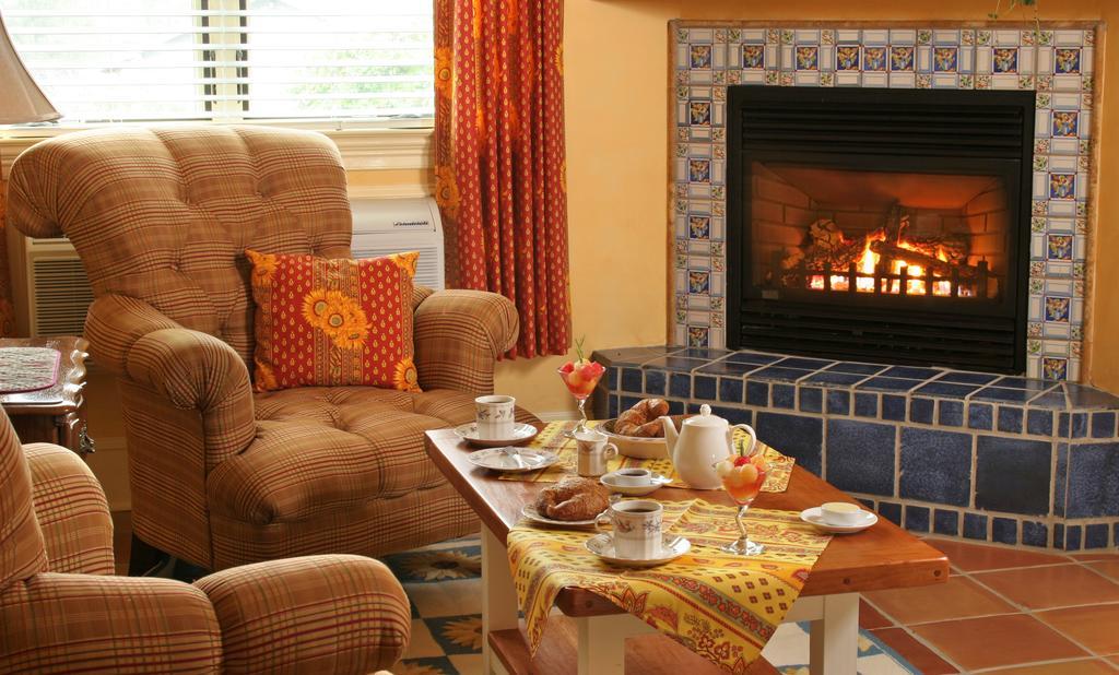 L'Auberge Provencale Inn & Restaurant Boyce ภายนอก รูปภาพ