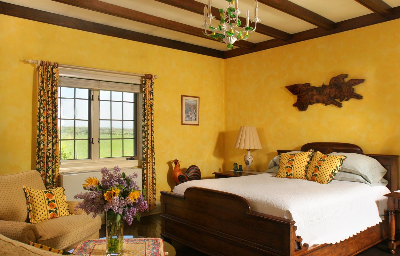 L'Auberge Provencale Inn & Restaurant Boyce ภายนอก รูปภาพ