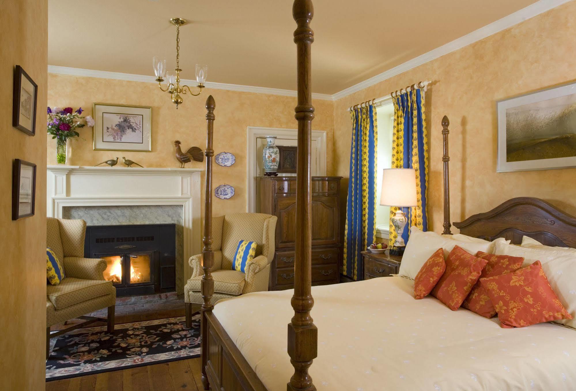 L'Auberge Provencale Inn & Restaurant Boyce ภายนอก รูปภาพ
