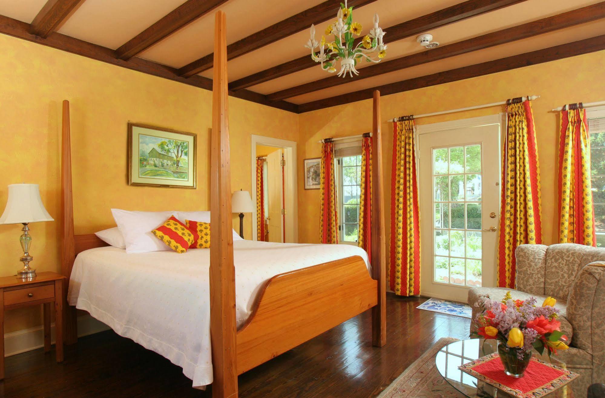 L'Auberge Provencale Inn & Restaurant Boyce ภายนอก รูปภาพ
