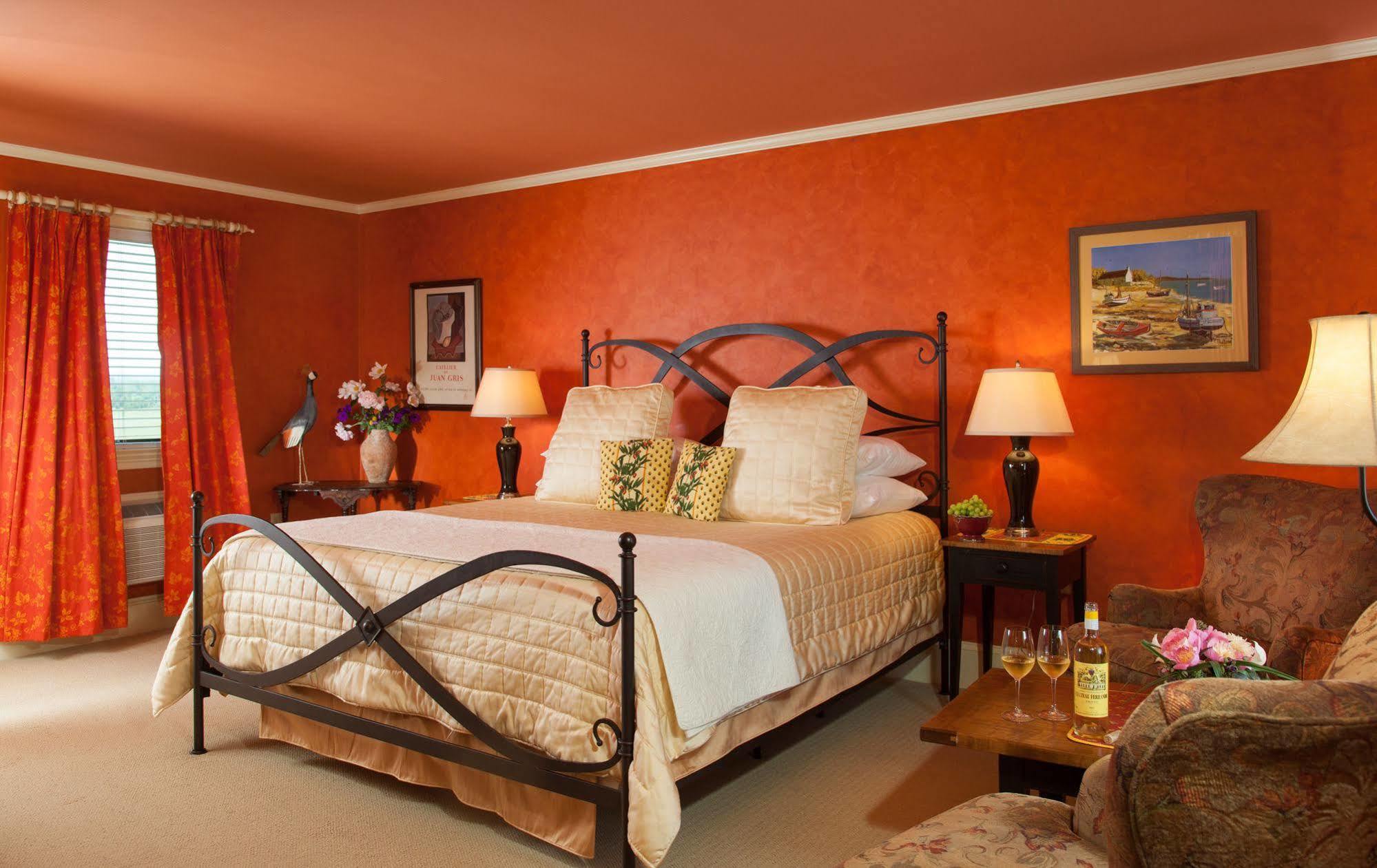 L'Auberge Provencale Inn & Restaurant Boyce ภายนอก รูปภาพ