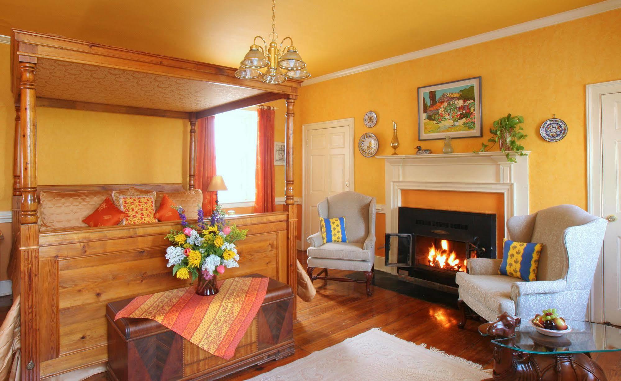 L'Auberge Provencale Inn & Restaurant Boyce ภายนอก รูปภาพ