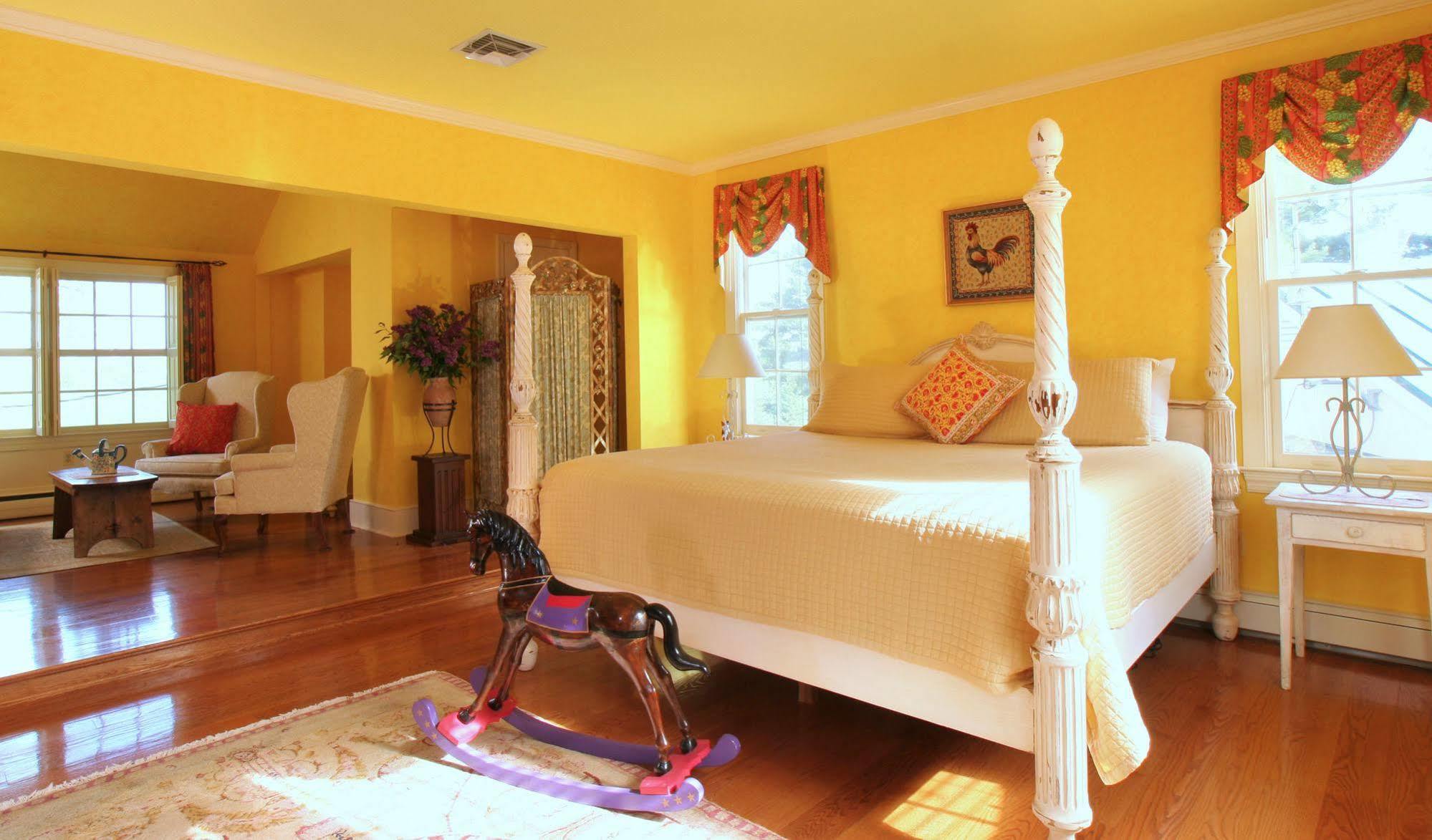 L'Auberge Provencale Inn & Restaurant Boyce ภายนอก รูปภาพ