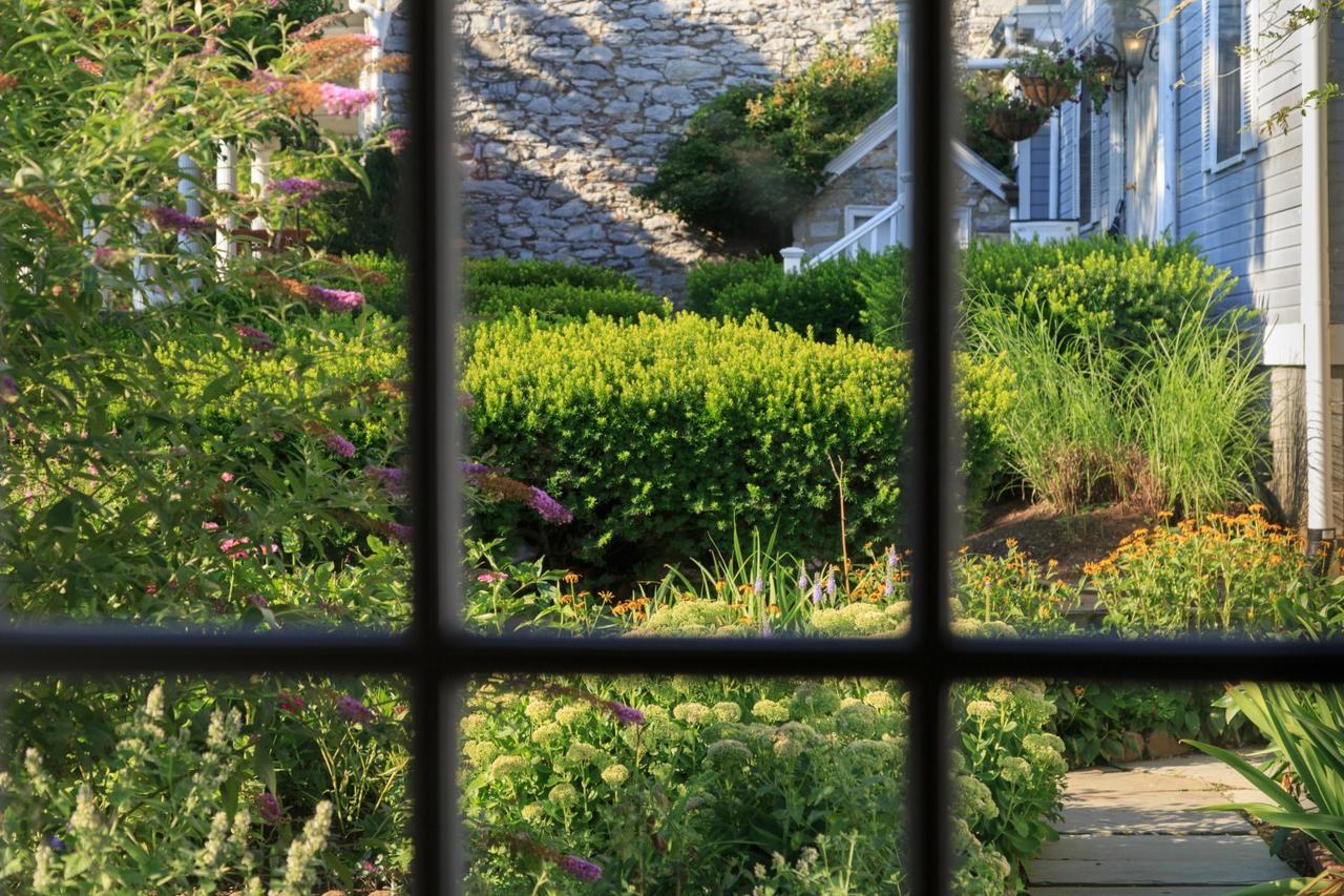 L'Auberge Provencale Inn & Restaurant Boyce ภายนอก รูปภาพ